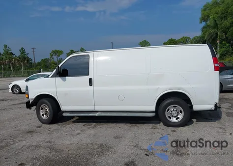 2021 Chevrolet Express G2500 Rwd 2500 Regular Wheelbase Wt z USA, uszkodzony, nr VIN 1GCWGAFPXM1249891